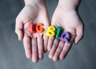 LGBT : un acronimo che nasconde un bisogno di identità