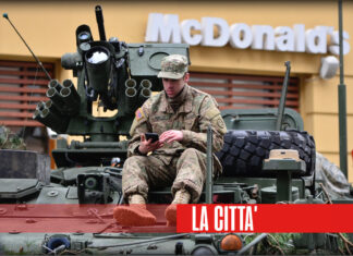 Se la montagna (di merda) non va da Maometto, viene da noi