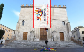 LA PERFORMANCE DI GAGGIA E LA SERATA CON LE DELEGAZIONI TRA RICORDI E NUOVE TESTIMONIANZE. STASERA “MISS E MISTER INTERAMNIA” E MUSICA EMERGENTE
